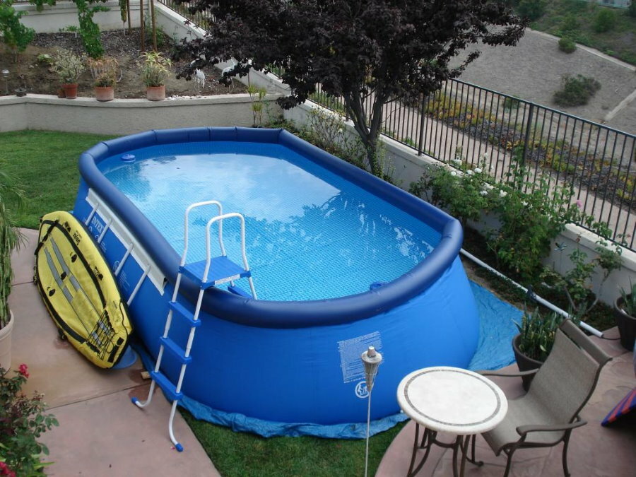Capacious pool of frame-inflatable type