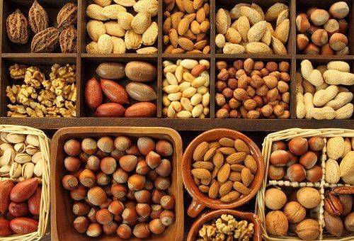 Kako shraniti oreške doma - Značilnosti olupljenih in Inshell