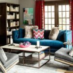 Mėlyna sofa interjeras