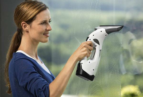 Kercher för att tvätta fönster: driftsregler, fördelar och nackdelar