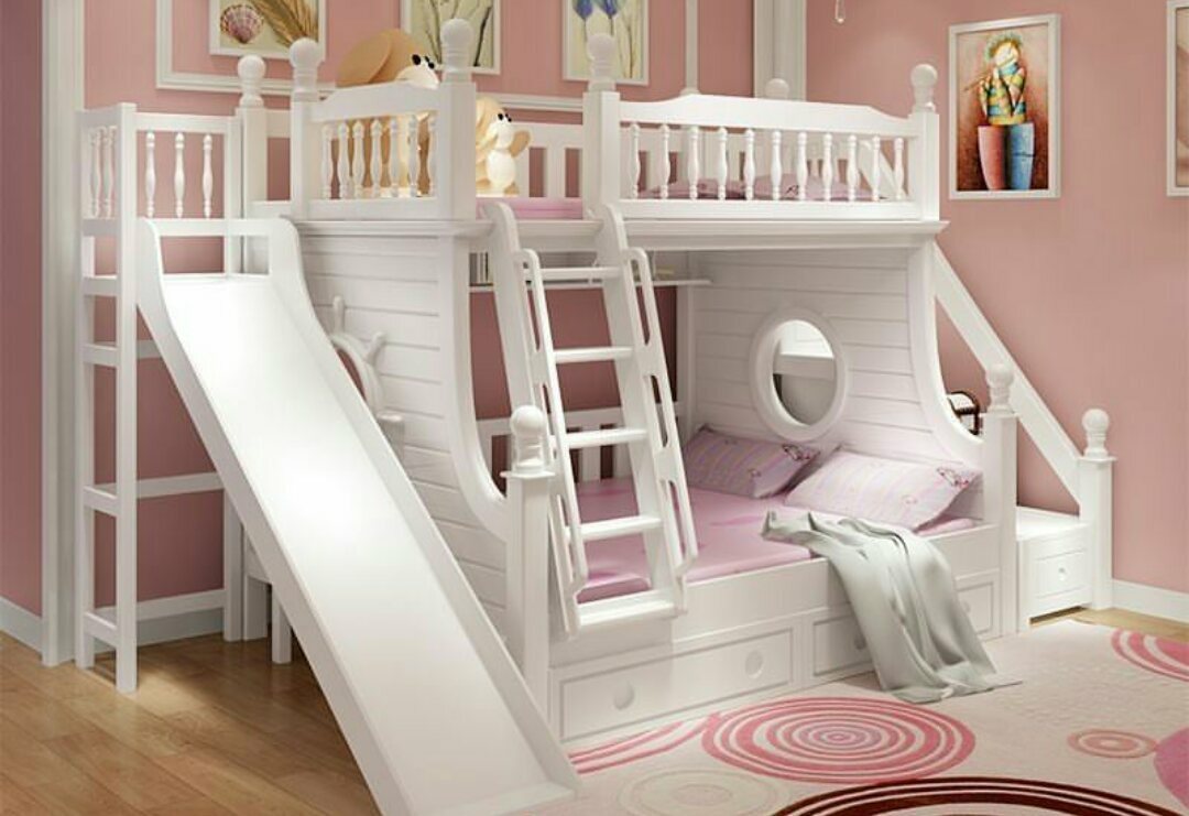 Bērnu gulta ar slaidu: kāpnes, divstāvu un citas iespējas, dizaina foto