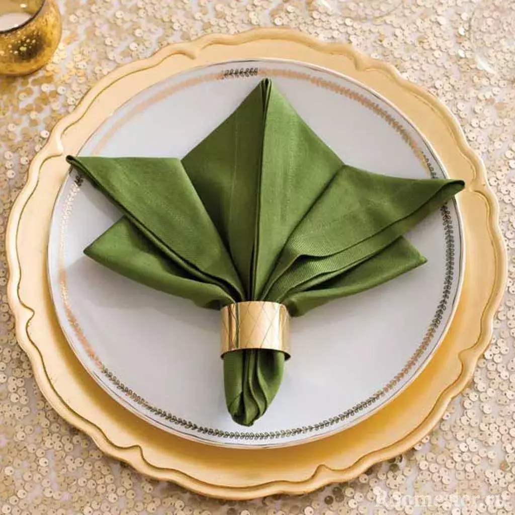 folding napkins for serving types of decor