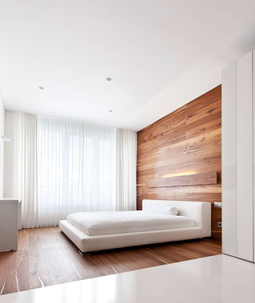 Dekoracja sufitu w minimalistycznej sypialni