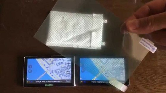 How to stick a protective film on your phone yourself