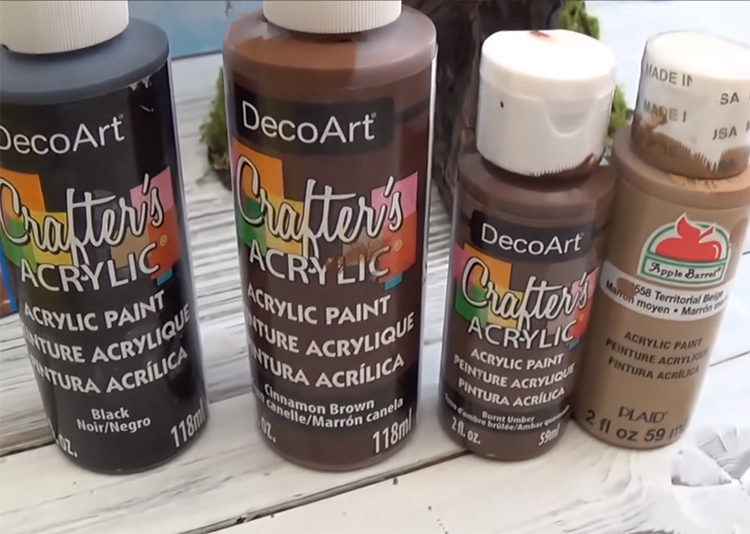 Tinted product is to be black paint and shades of brown. You can use the paint with a bronze and a greenish tint. The more colors you pick, the more interesting and natural to get result