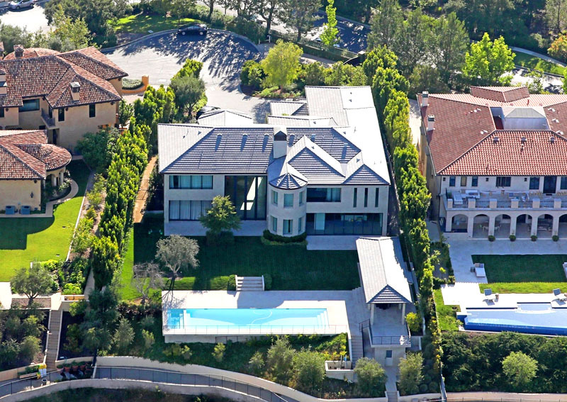 Where does the future president of the United States Kanye West live?
