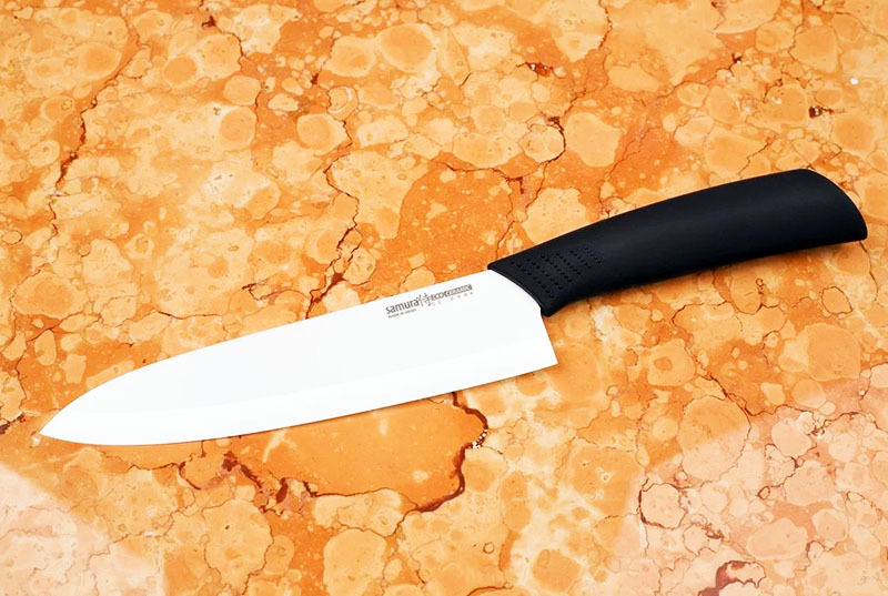Messer aus Zirkonium (Keramik) erfordern besondere Pflege und sind im Betrieb eher launisch