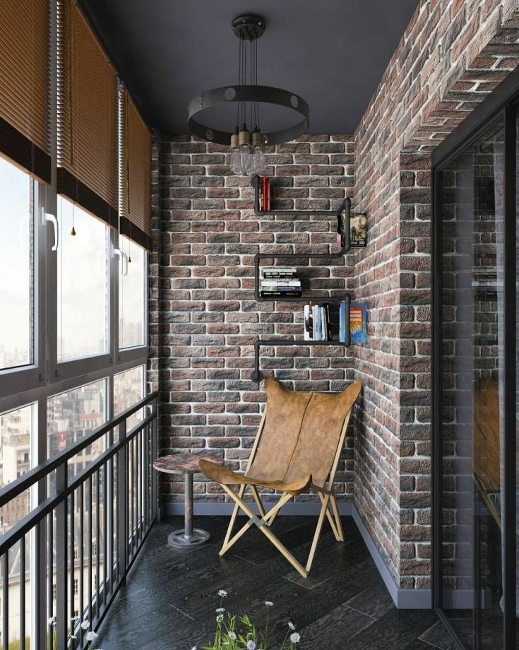 Ipari összecsukható szék az erkélyen