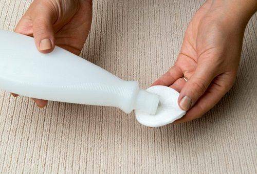 Hoe nagellak te wassen van stof, kleding: folk en chemische producten