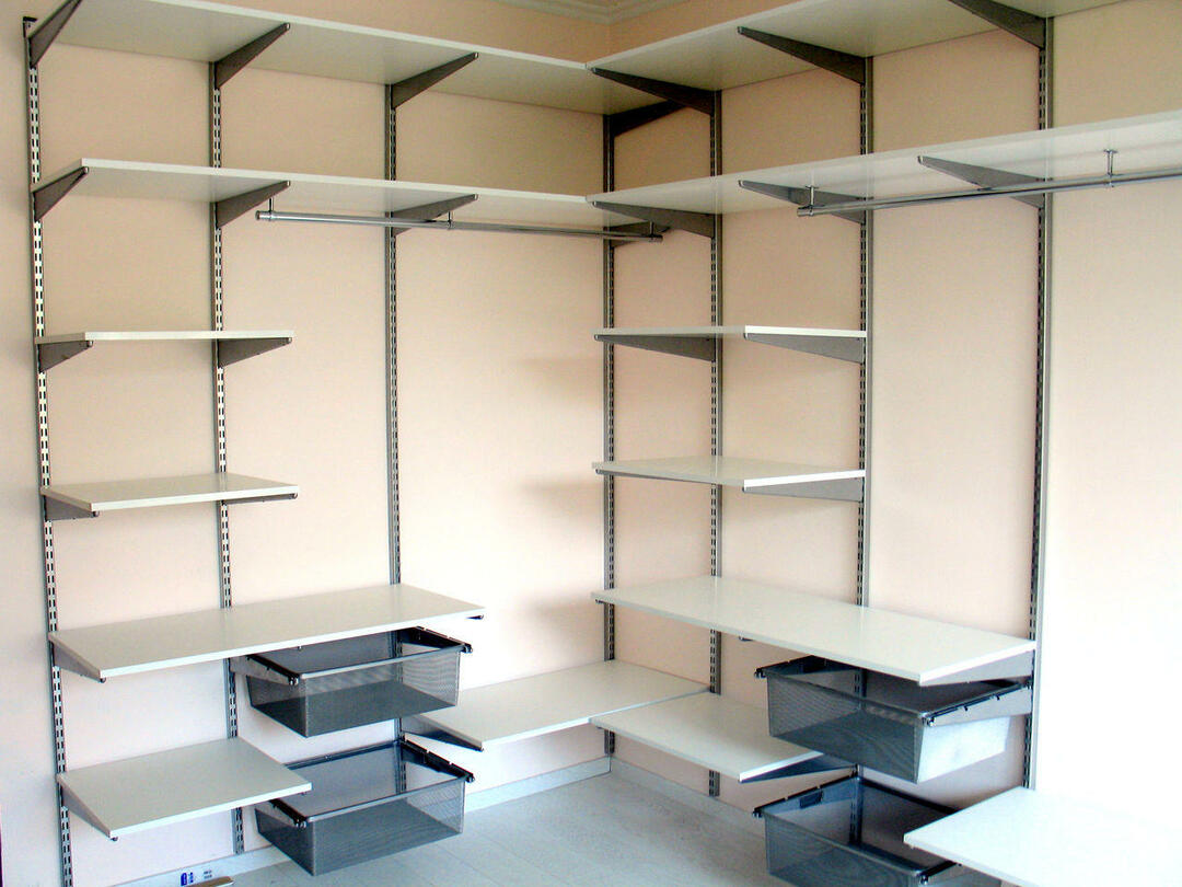 Racks for the dressing room: metal, modular and other options, photo examples