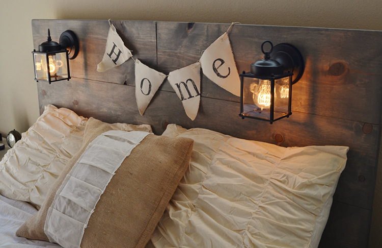 The headboard is the first thing that catches the eye in the bedroom.