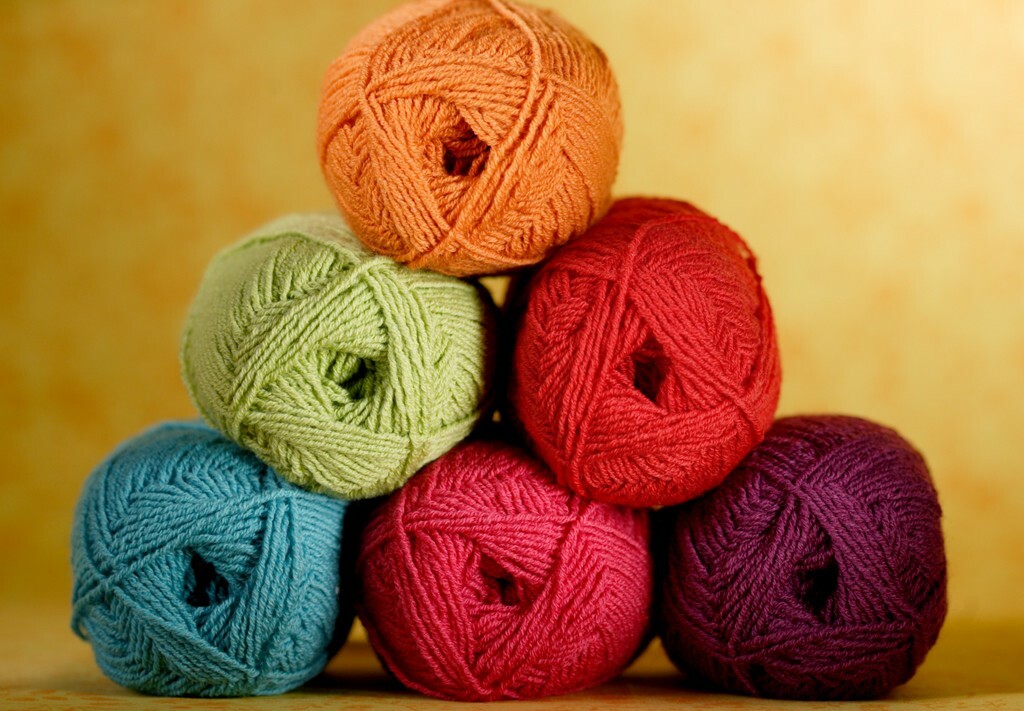 Choosing and purchasing yarn for knitting
