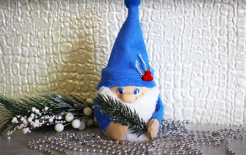 Such a gnome, one or as many as seven, can be placed under the tree and filled with gifts
