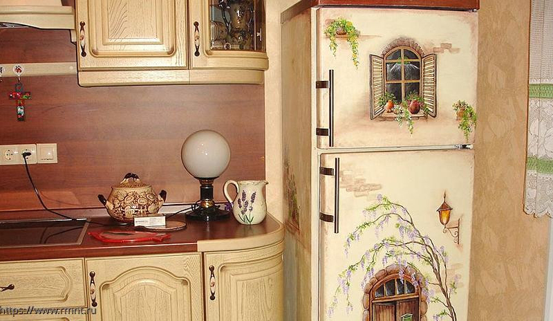Hvordan oppgradere et gammelt kjøleskap på en original måte