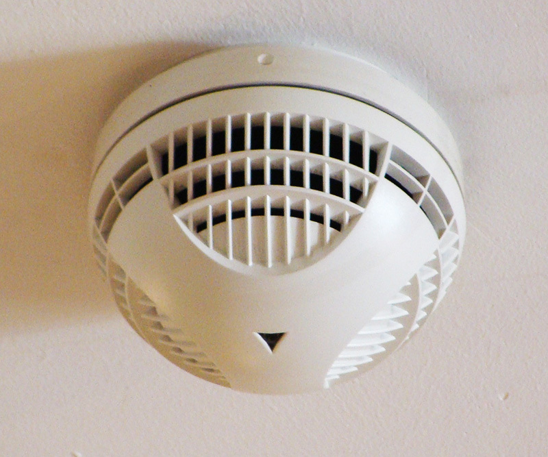 Detektor dymu používaný v požiarnych poplachových systémoch