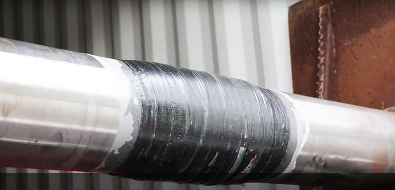 Na voorbereiding wordt de buis stevig omwikkeld met tape. Dergelijke reparaties kunnen een opvoerhoogte van 2,5 bar bevatten. Deze methode wordt gebruikt voor dringende reparatie van vaten, kolven en andere vaten.