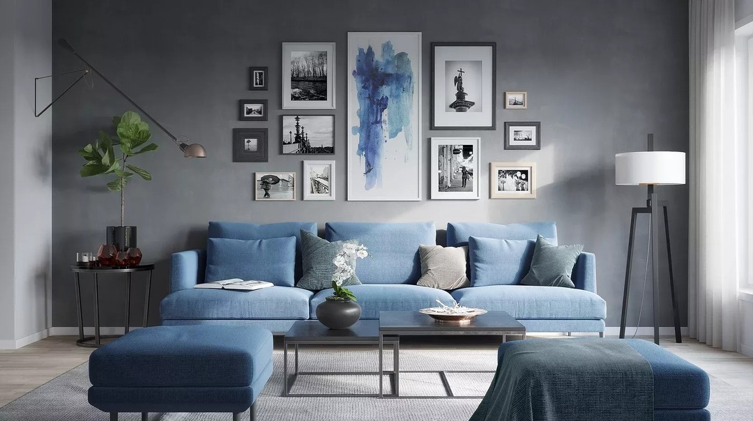 dzīvojamās istabas interjers zilos un pelēkos toņos