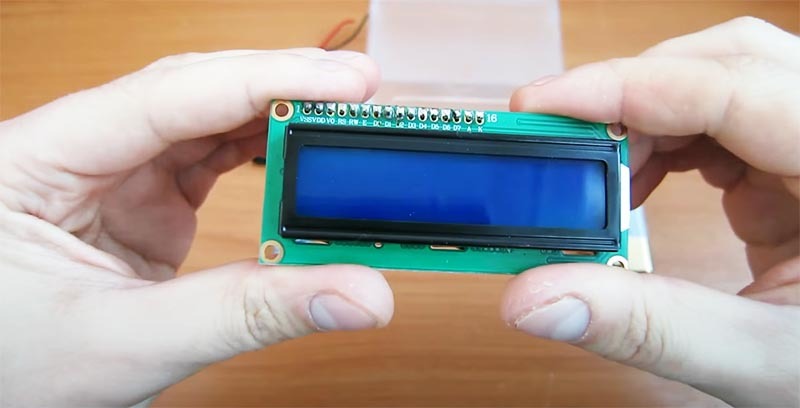 Do-it-yourself ultrasonic rangefinder based on arduino