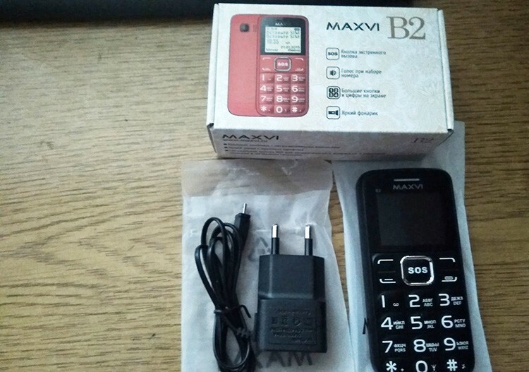 Veľmi hlasný telefón, ktorý je vhodný pre staršiu osobu - „MAXVI B2“