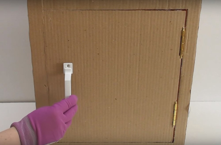 ❄ Penoplex, des couches et du carton: comment faire de ce réfrigérateur