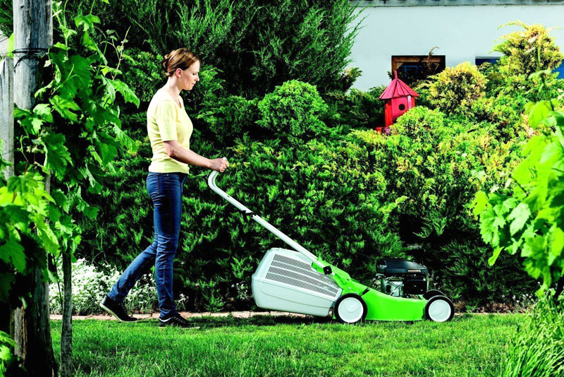The advantages of a motorized mower are speed, efficiency. But she works very noisy