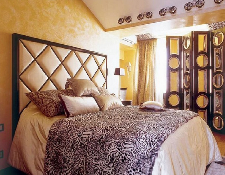 מבטא בהיר בחדר השינה של נטליה איונובה - מסך בסגנון סיני