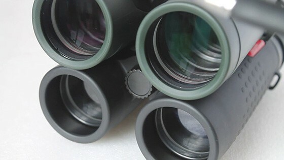 The presence of anti-reflective coating on the lenses significantly improves the image quality