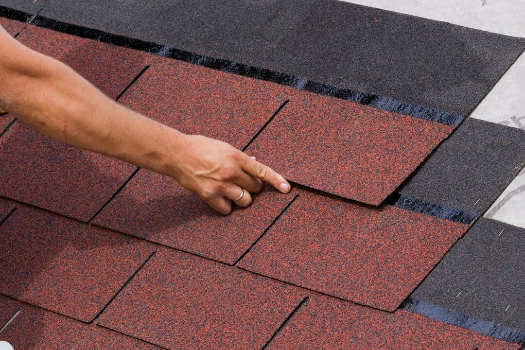 Come posare un tetto morbido: caratteristiche di installazione delle tegole flessibili
