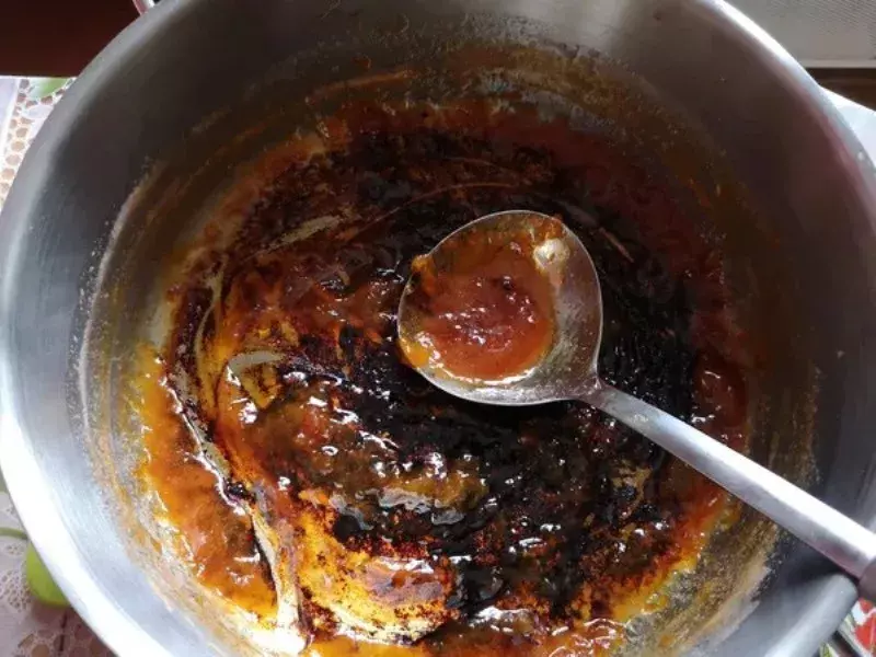 vyprázdněte hrnec od marmelády