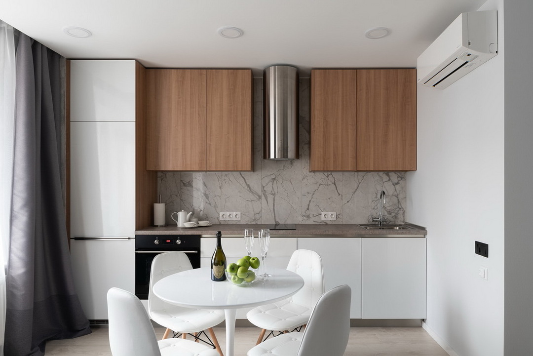 Lineaire set in de keuken van een modern appartement
