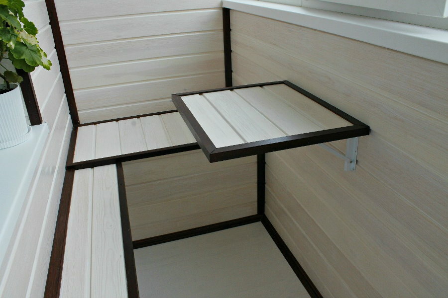 Small folding pine board table