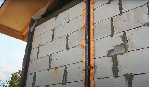 Comment utiliser la mousse pour l'isolation des murs de la maison