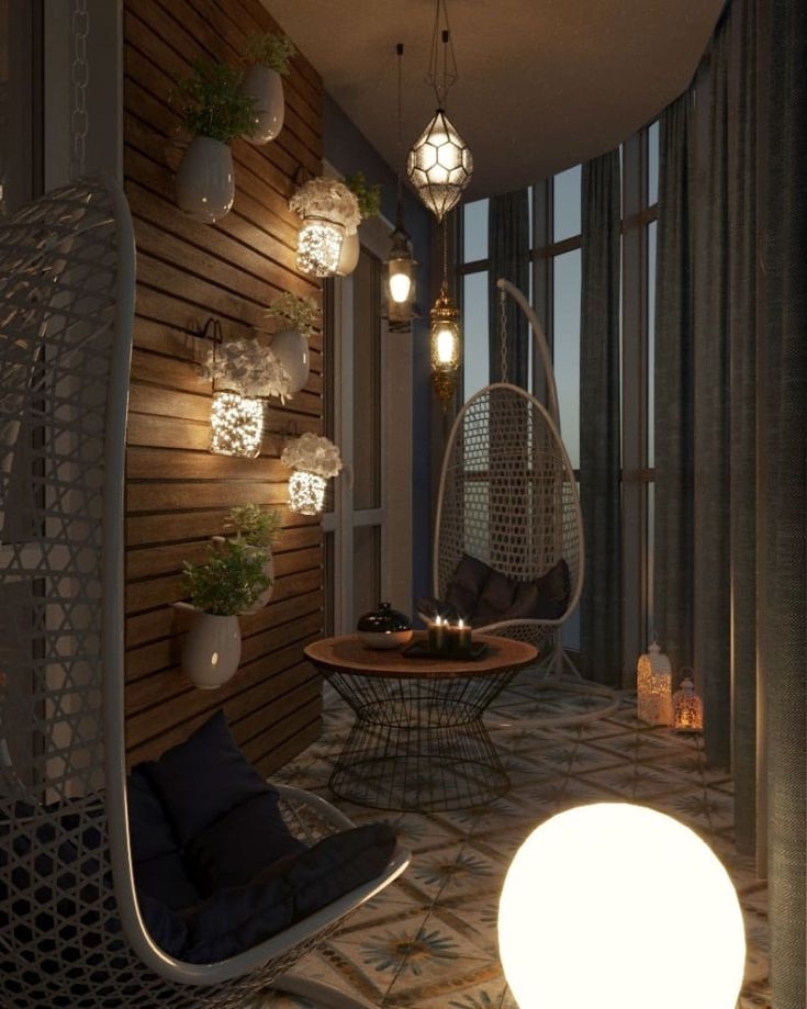 Vackra lampor på balkongen i lägenheten