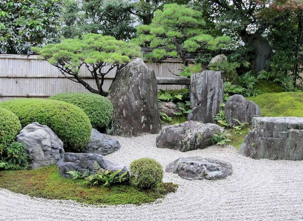 Jardín de rocas tradicional japonés