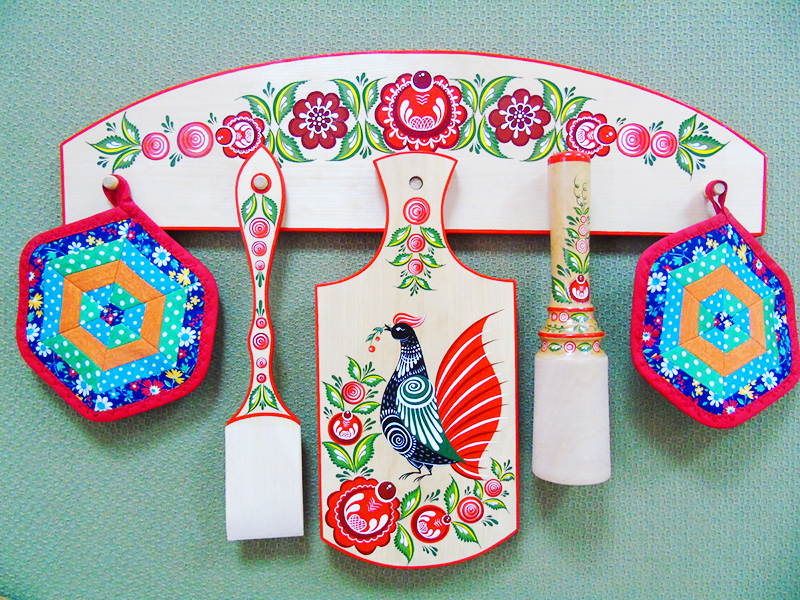 Amazing and beautiful in folk art: painting on wood