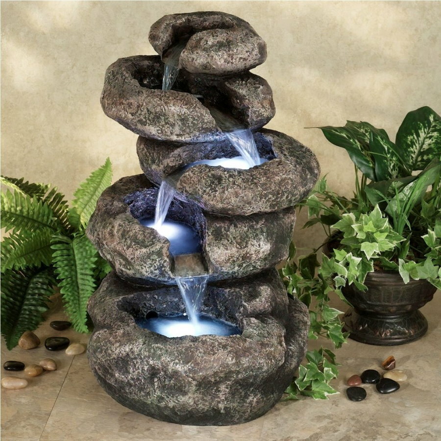 Asztali vízesés természetes kövekből
