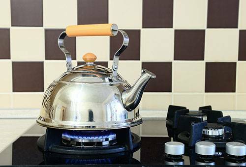 Jak wyczyścić skalę czajnika - 7 sposobów w domu