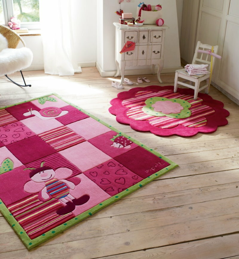 Prekrasan svileni tepih u ružičastoj nijansi