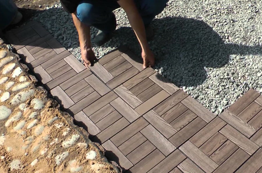 Laying decking on a gravel base with your own hands