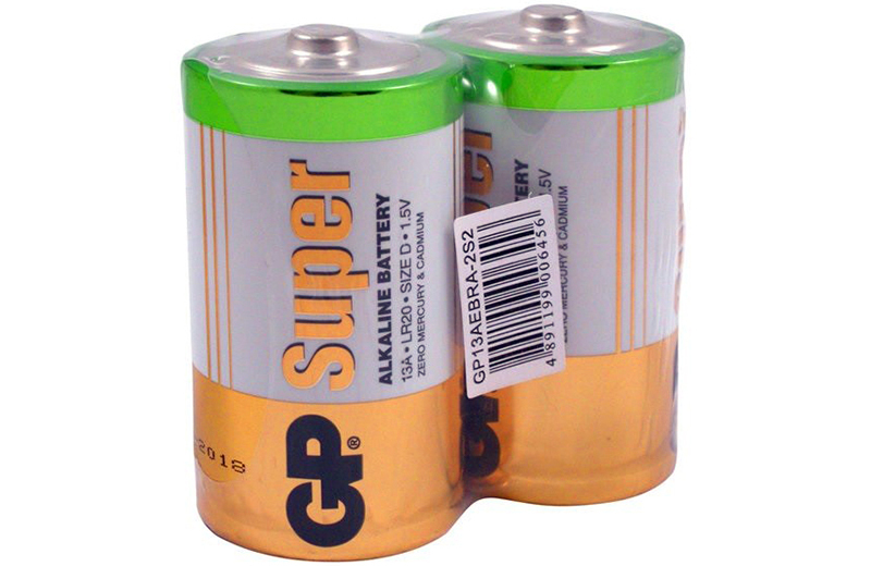 När du använder batterier spelar typen av batteri och dess spänning en stor roll.