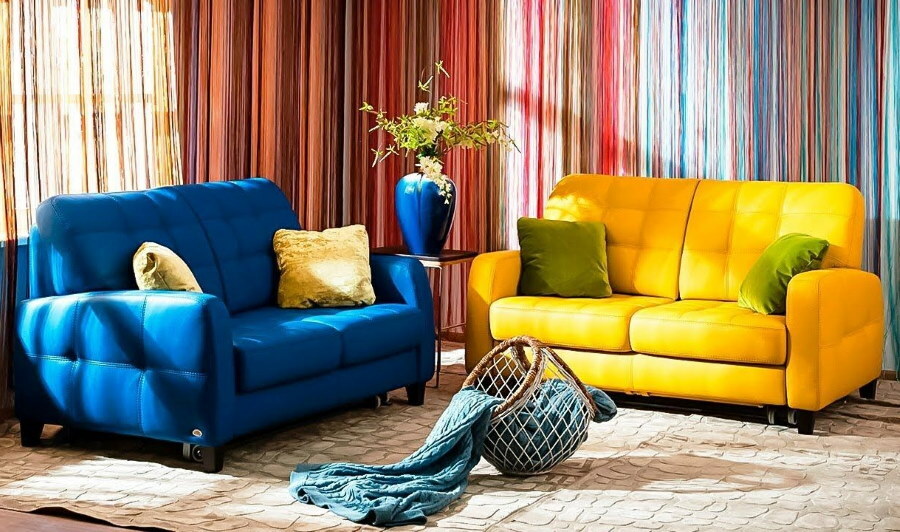 Sulankstomos sofos geltonos ir mėlynos spalvos