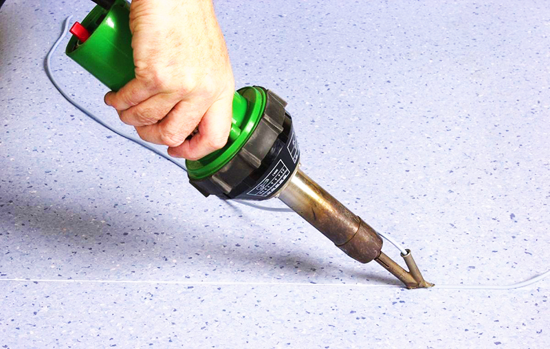 How to solder linoleum at home