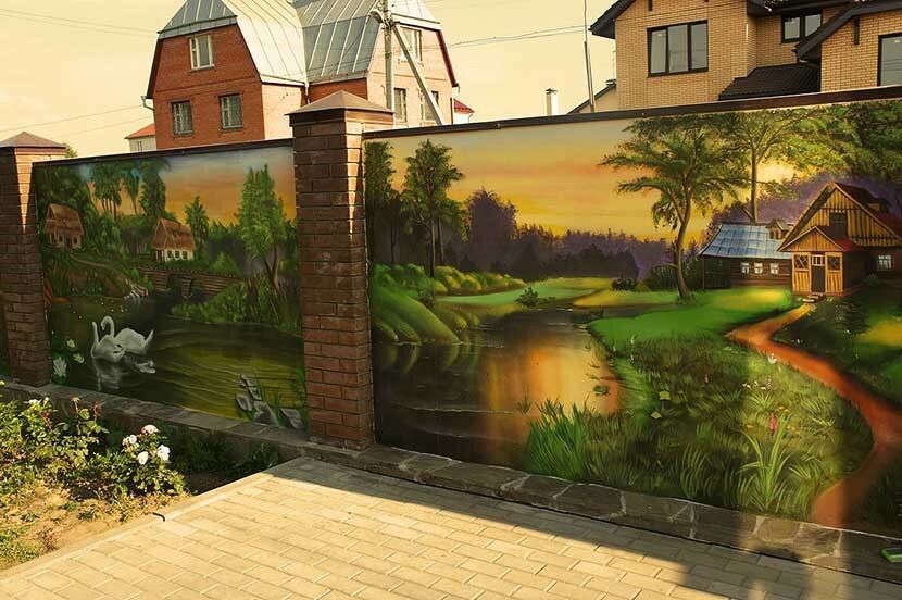 Malowanie własnoręcznie ogrodzenia łupkowego