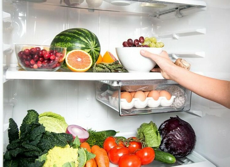 Installation av kylskåpet i källaren är tillåtet om lufttemperaturen i det inte överstiger + 16 ° C.