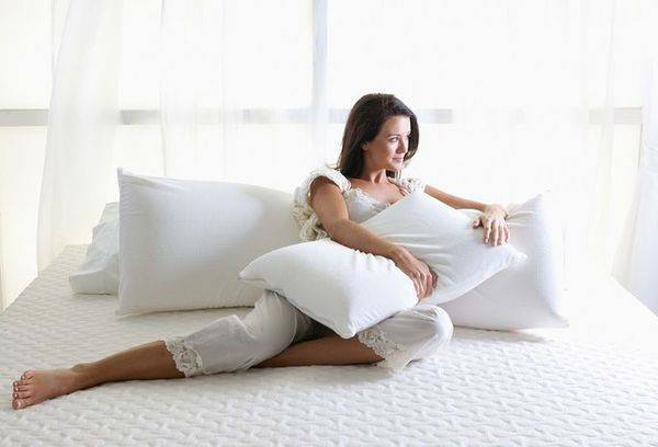 Hogyan válasszuk ki a megfelelő ortopéd matracot egy ágyhoz