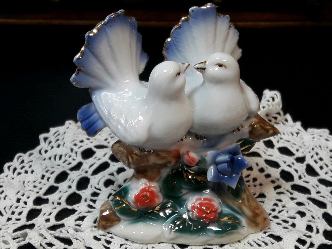 balandžių figūrėlių porcelianas