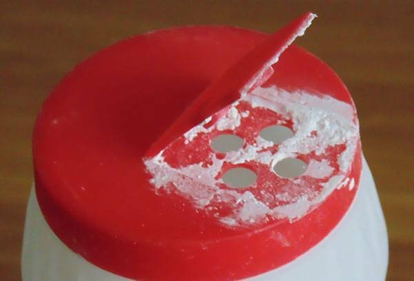 Hvordan rengjør brent syltetøy fra en panne eller vask uten problemer