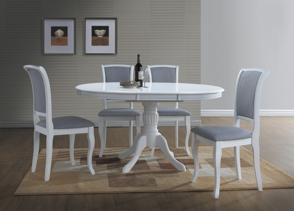 mesa y sillas plegables para el salón