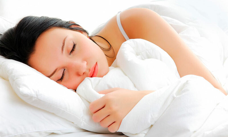 Come scegliere il cuscino ortopedico giusto per dormire con osteocondrosi cervicale