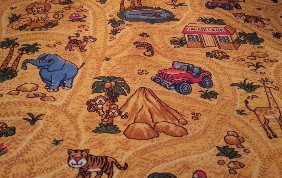 שטיח זול עם ערימה צפופה בחדר הילדים